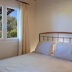 Poly's Lefkada Apolpaina