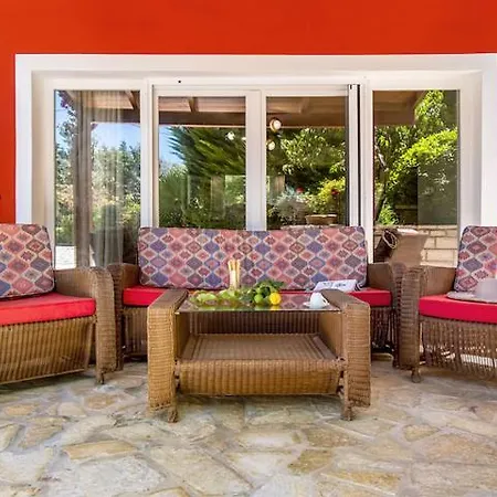 Poly's Lefkada Apartment Apolpaina