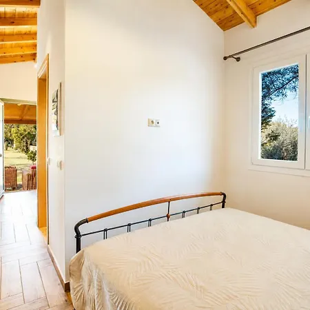 Poly's Lefkada * Apolpaina